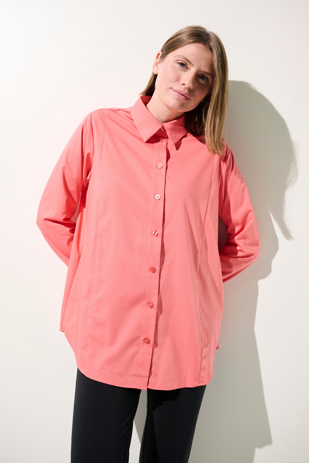 Chemise longue anti-UV - Antibes pour femme, couleur corail, légère et confortable, parfaite pour une protection solaire.