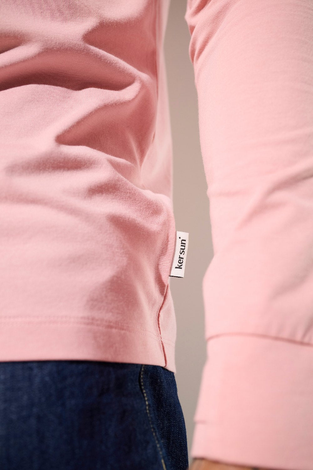 Polo anti-UV Saint-Malo rose pour homme, léger et UPF 50+, parfait pour les sorties en extérieur.