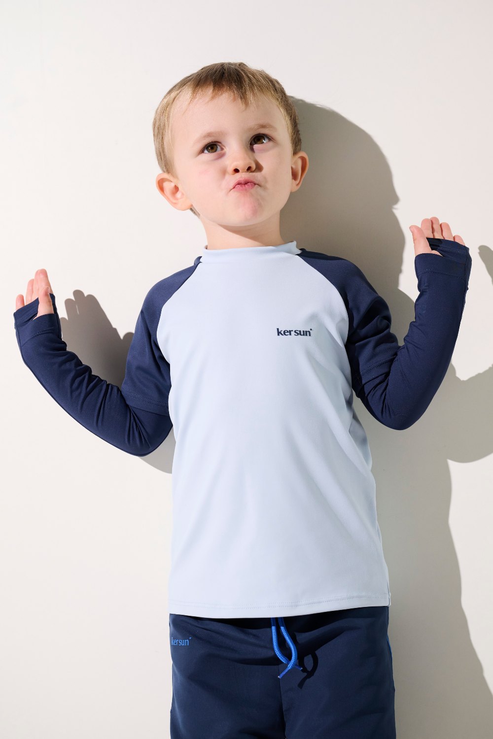 Manches anti-UV - Gobi pour enfant, maillot léger UPF 50+, idéal pour jouer au soleil.