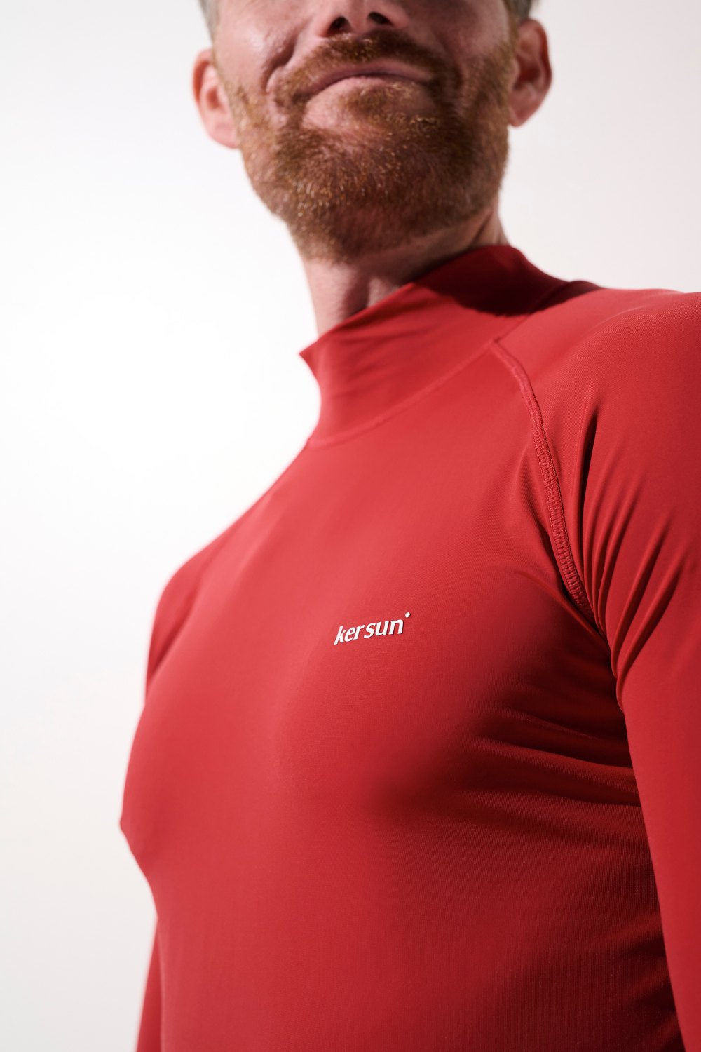 T-shirt de bain anti-UV - Malibu rouge pour homme, léger et UPF 50+ pour une protection solaire optimale lors des activités aquatiques.