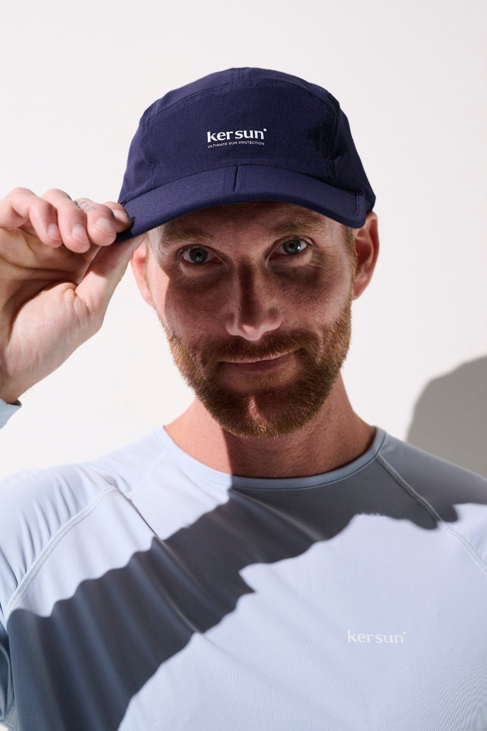 Casquette anti-UV - Sequoia pour homme, protection solaire UPF 50+, portée avec un t-shirt léger Ker Sun.