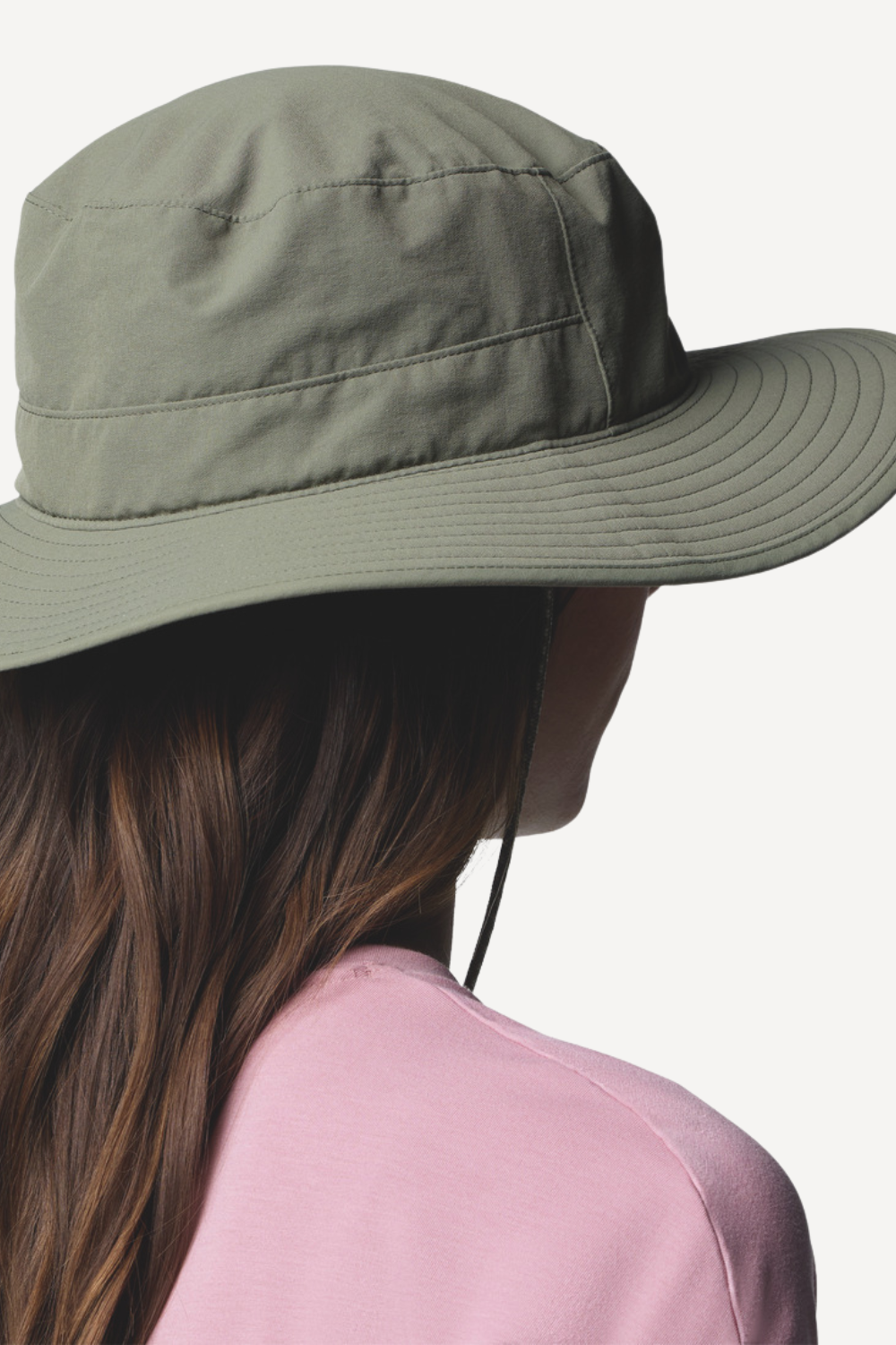 Chapeau anti-UV Columbia, couleur olive, offrant protection solaire UPF 50+ pour femme sous le soleil.