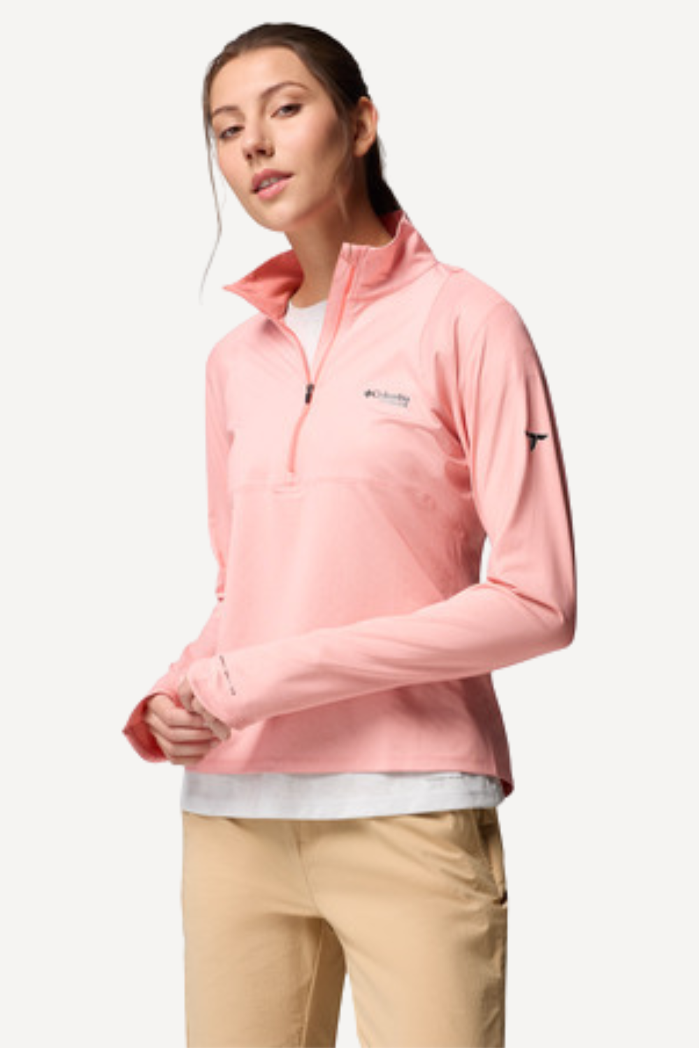 Haut anti-UV rose pour femme, léger et respirant, avec protection solaire UPF 50+ pour activités en extérieur.