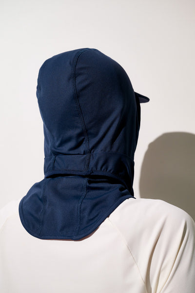 Cagoule visière anti-UV - Ventoux en bleu, légère et respirante, idéale pour la protection solaire en plein air.