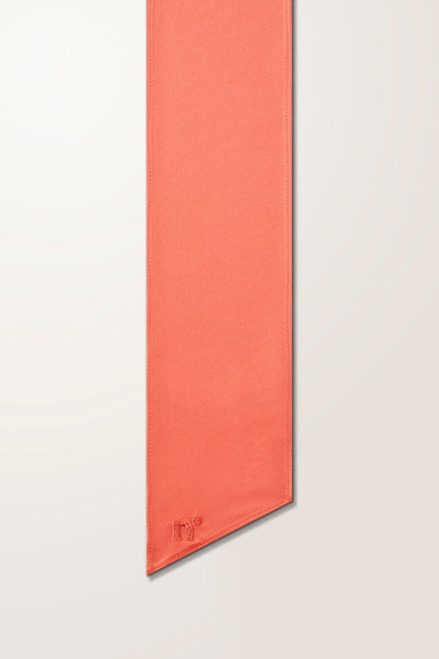 Foulard anti-UV rose foncé pour femme, léger et élégant, conçu pour une protection solaire UPF50+ avec chapeaux Nuvées.
