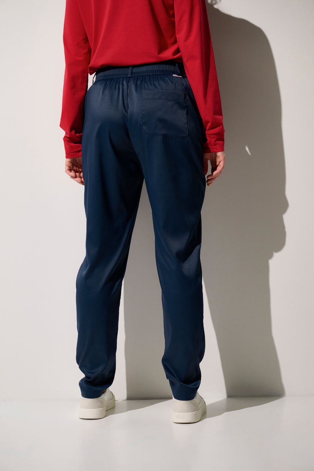 Pantalon anti-UV - Faro bleu pour femme, élégant et confortable, idéal pour se protéger du soleil avec UPF 50+.