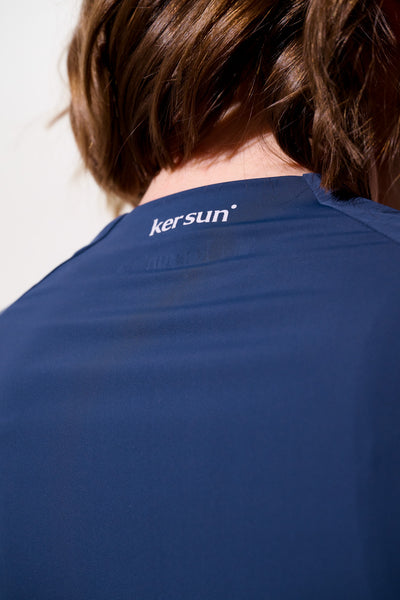 Vêtement anti-UV bleu marine pour femme, léger et respirant, à manches longues, marque Ker Sun, UPF 50+.