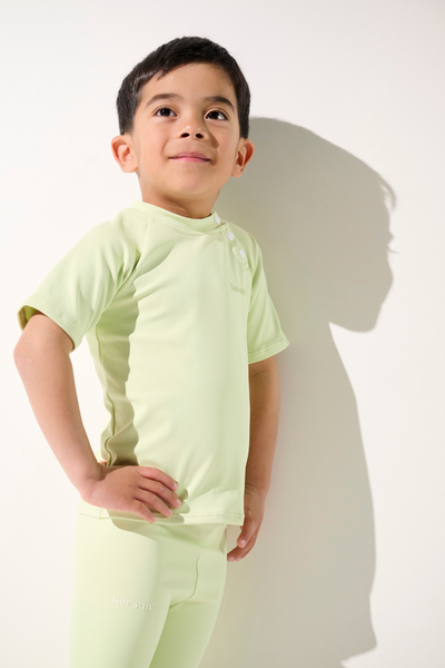 T-shirt de bain anti-UV Samoa pour garçon, couleur verte, UPF 50+, parfait pour les activités nautiques.
