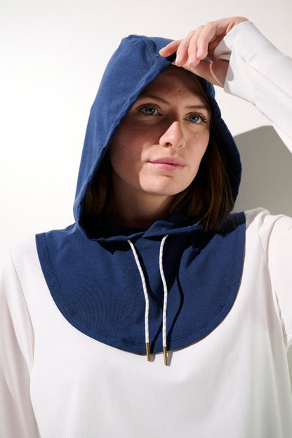 Capuche anti-UV - Mojave bleu, légère et élégante, offrant une protection solaire UPF 50+ pour femme.