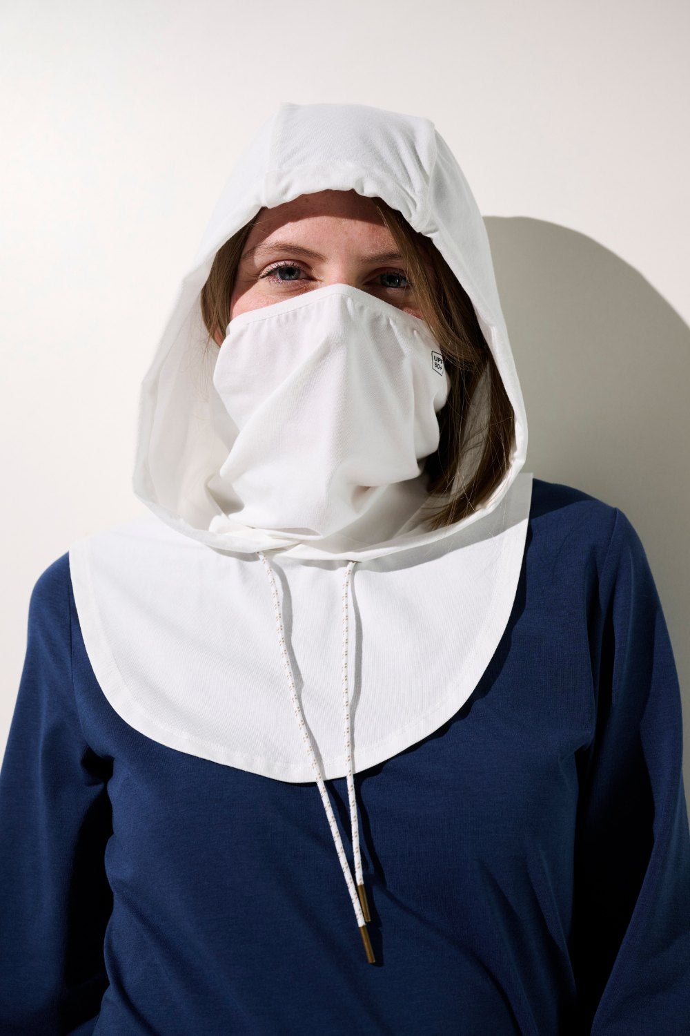 Capuche anti-UV Mojave blanche, protection solaire UPF 50+ pour femme, idéale pour le quotidien.
