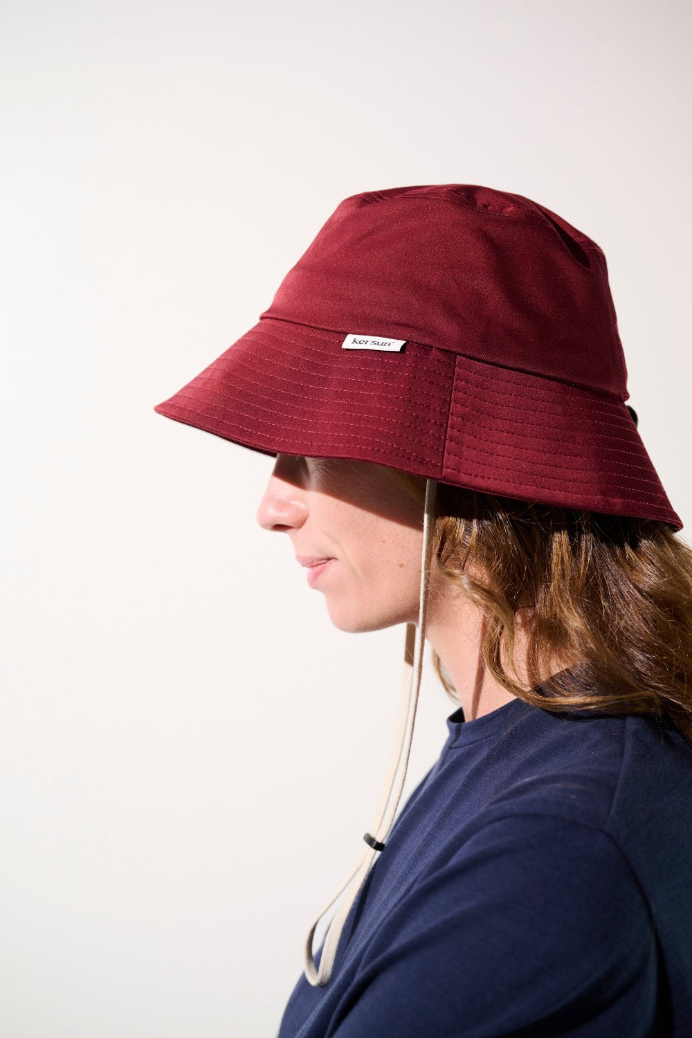 Bob anti-UV - Faro en bordeaux, protection solaire pour femme, léger et pratique avec cordon.