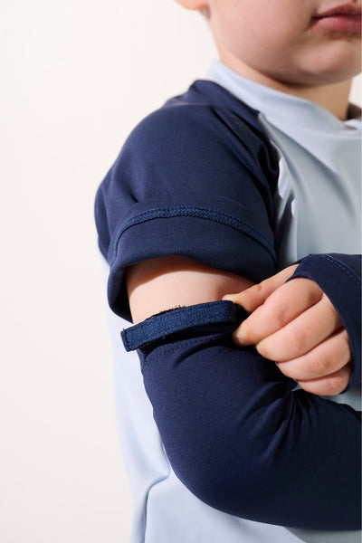 Manches anti-UV - Gobi bleues pour enfant, légères et respirantes, offrant une protection solaire UPF 50+.