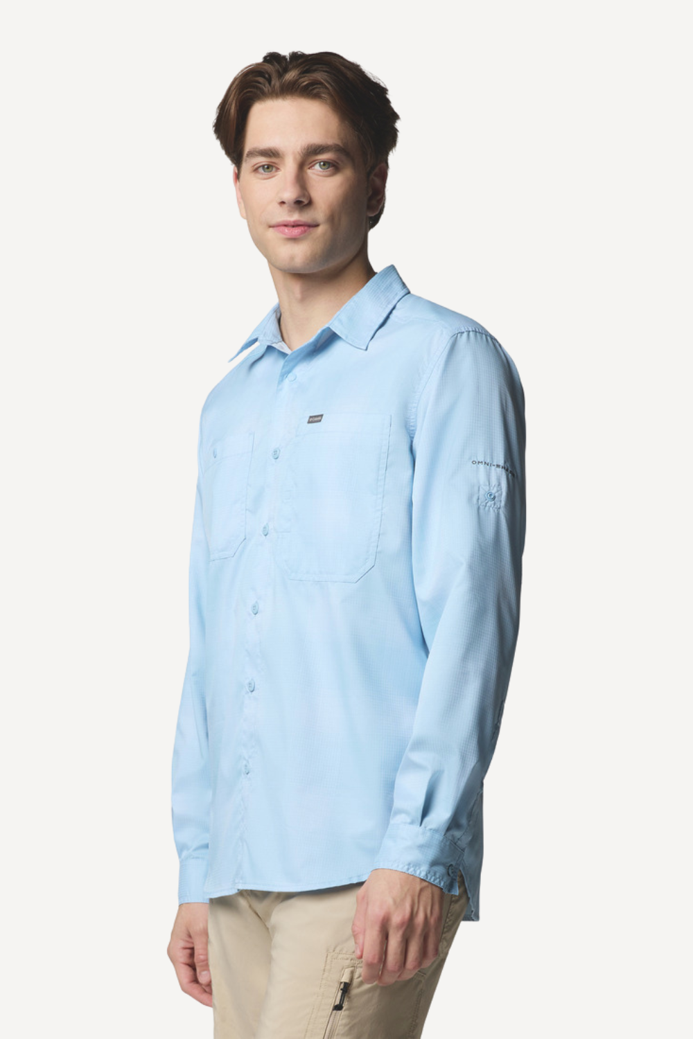 Chemise anti-UV légère pour homme, couleur bleue, certifiée UPF50+, idéale pour protection solaire.
