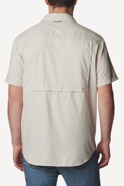 Chemise anti-UV homme légère et respirante, UPF50+, idéale pour les activités de plein air.