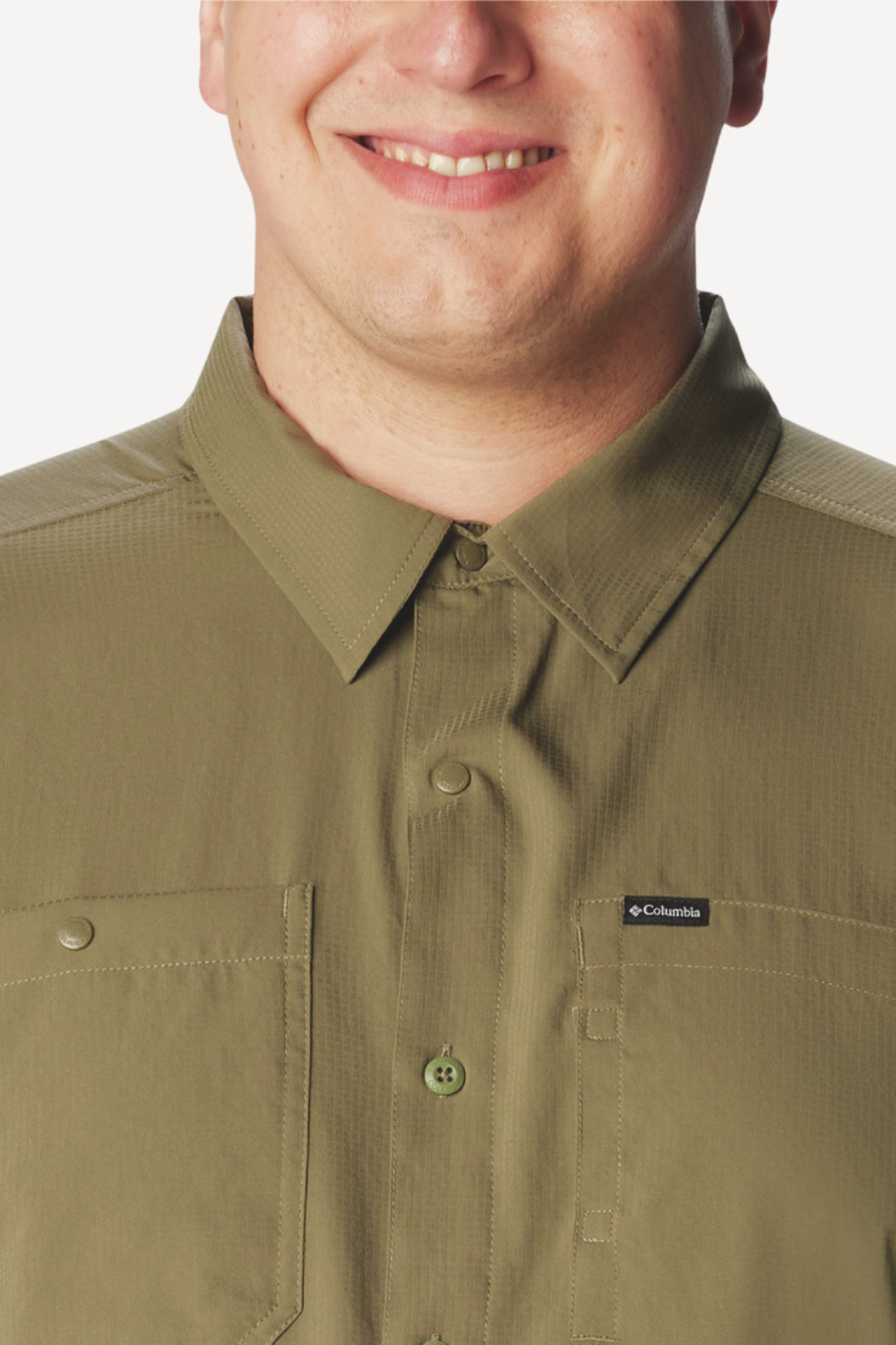 Chemise anti-UV verte pour homme de Columbia, légère et respirante, offrant protection solaire UPF50+.