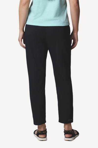 Pantalon anti-UV noir pour femme, léger et respirant, offrant une protection solaire UPF 50+.
