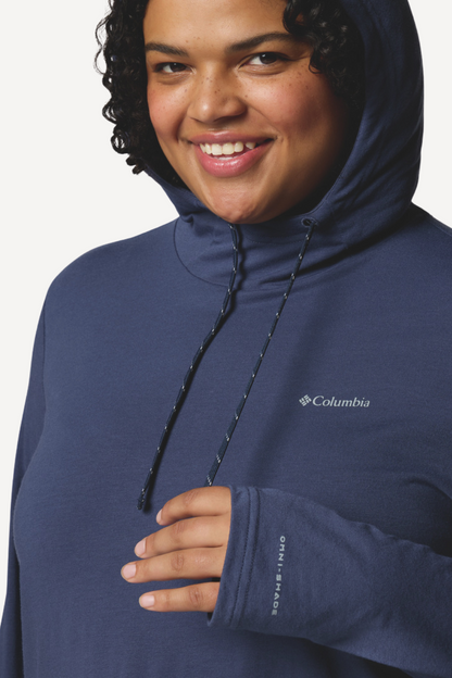 Sweat-shirt anti-UV bleu pour femme, UPF 50+, confortable avec capuche pour une protection solaire optimale.