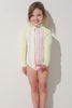 Maillot de bain anti-UV manches longues - Flores, rayé pastel pour fille, léger et UPF 50+, idéal pour la plage.